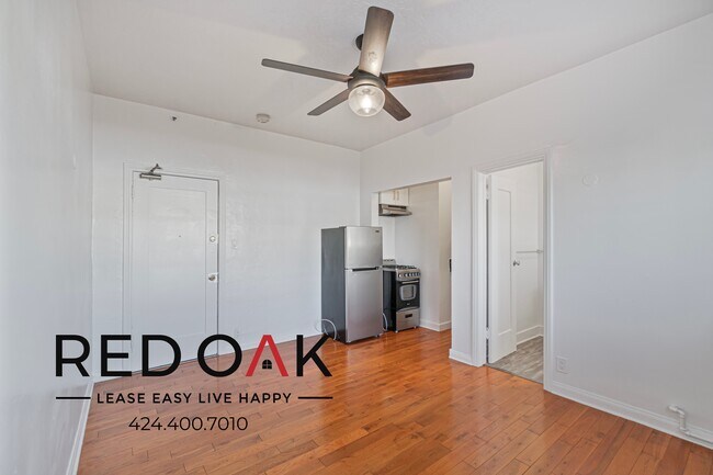 Photo - Gorgeous Studio Featuring Loads of Natural... Unit 305