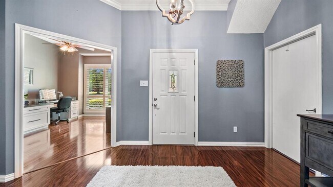 Photo - 502 Garrett Dr