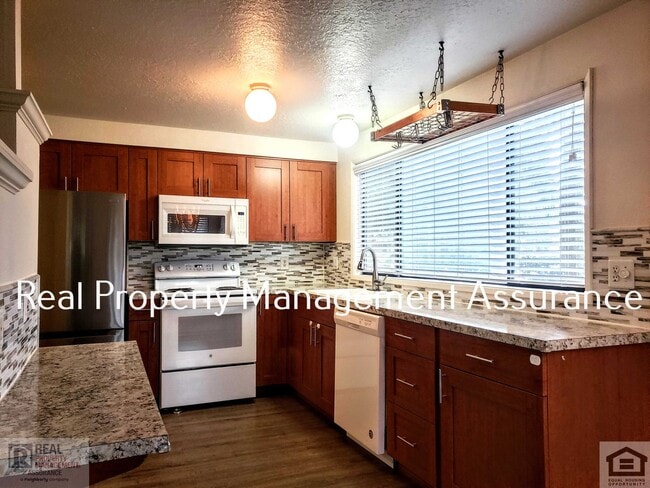Photo - 7085 SW Montauk Cir Apartment
