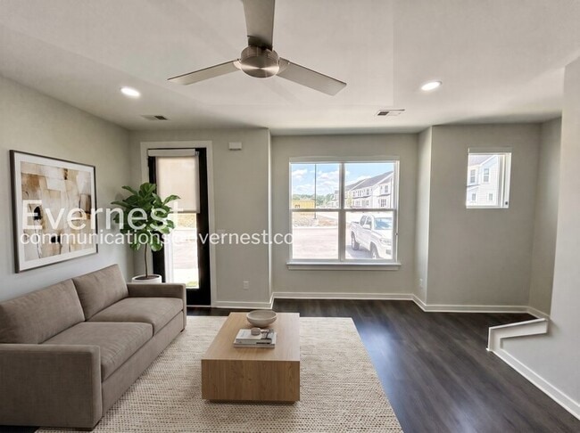 Photo - 614 Mason Ward Pl