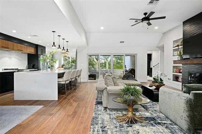 Photo - 1901 Glencliff Dr