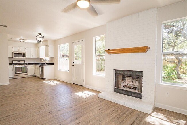 Photo - 2900 Aster Pass