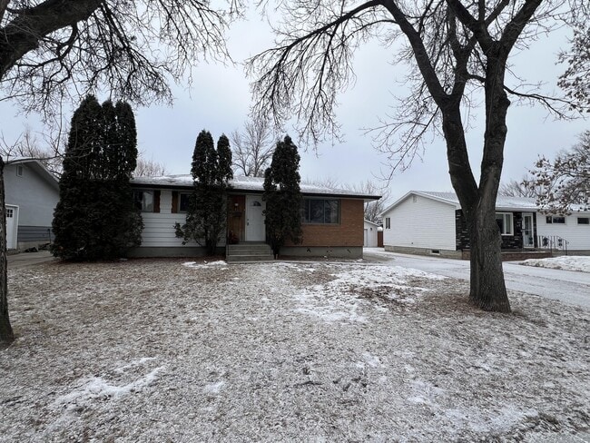 Photo - 11 Krivel Crescent