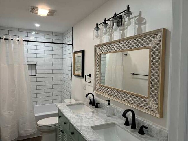 Photo - 2827 E 5th Ave