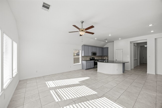 Photo - 1810 Winston Store Lp