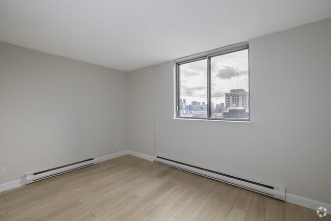 2BR/1BA - 1025 Sherbrooke