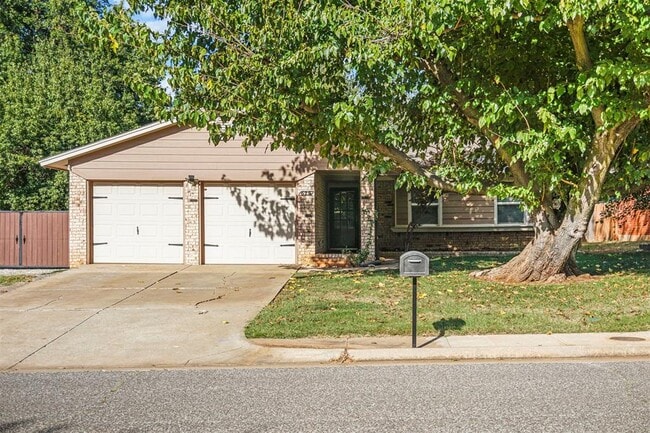 Photo - 625 Hawthorne Pl