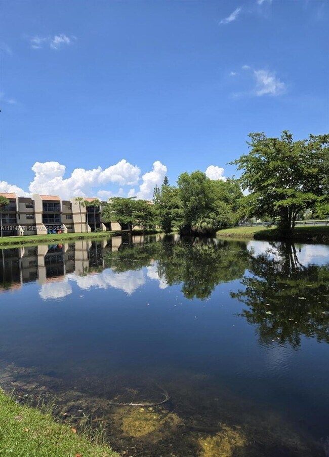 Photo - 302 Lakeview Dr Unit 102