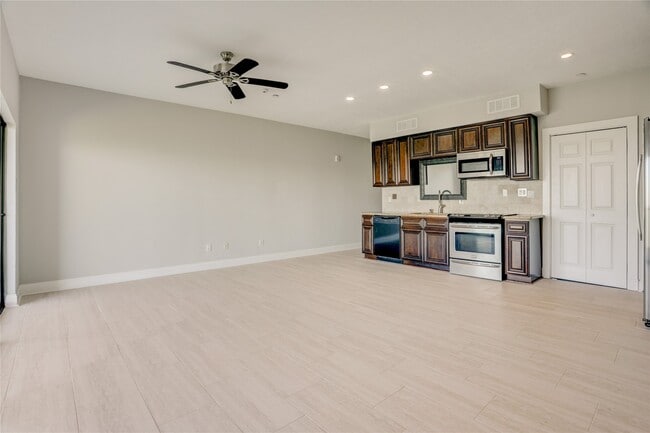 Photo - 351 Lakeside Ln Unit 102