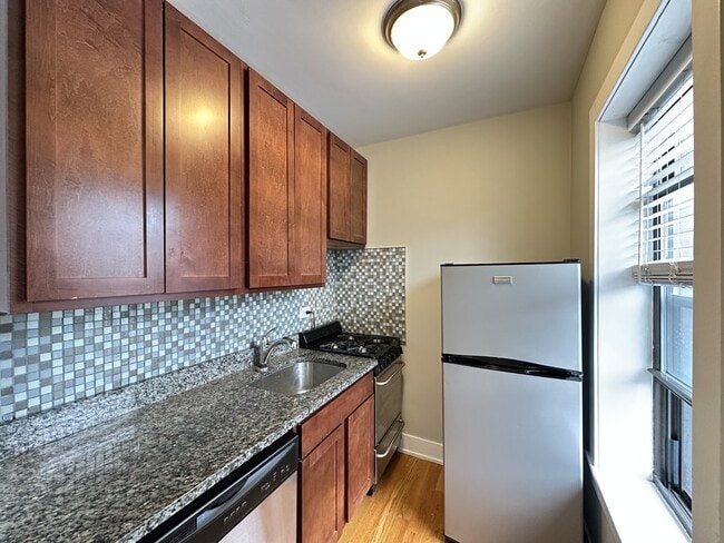 Photo - 849 W Wolfram St Unidad 411