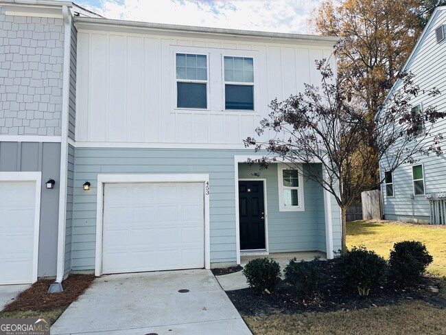 Building Photo - 453 Union Station St