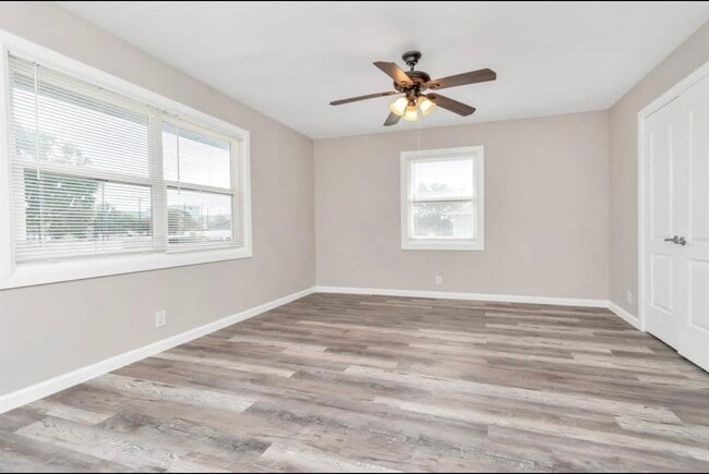 Photo - 3404 Blodgett St