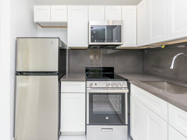 Photo - 2420 Diana Dr Unit 207