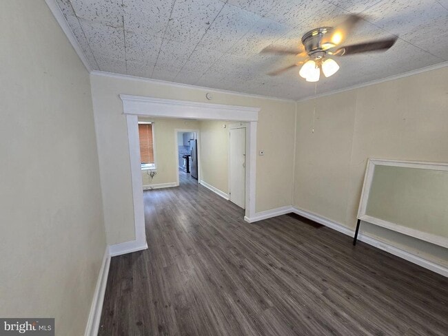 Photo - 330 Moss St