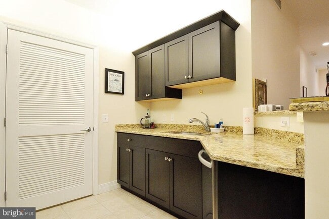 Photo - 1600 Arch St Unit 812
