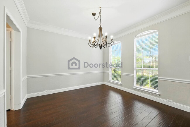 Photo - 1924 Waterford Dr