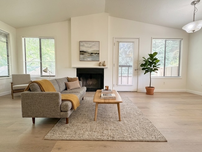 Photo - One Month Free! Nice Lake Oswego 2 Bed Condo, Great Storage, Pool, Most Utilities Included!