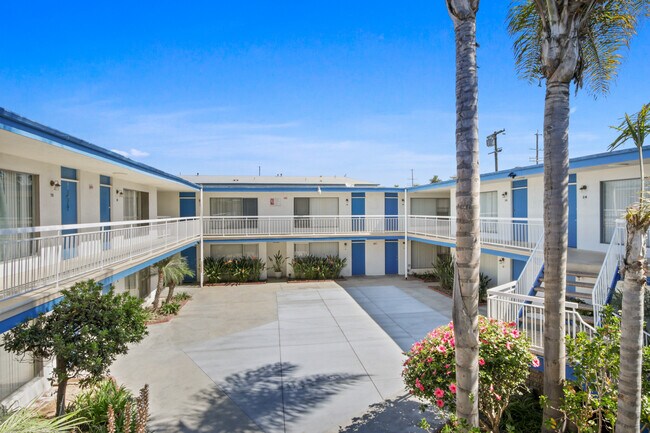 909 N. Wilmington Blvd.