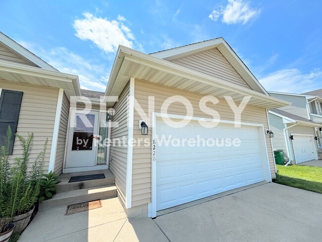 8228 Dakota Dr