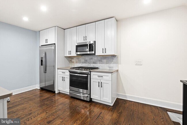 Photo - 1649 E Eyre St