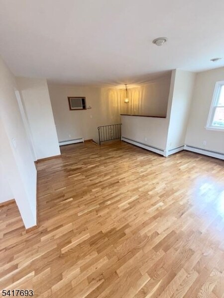 Photo - 293 Adriana St