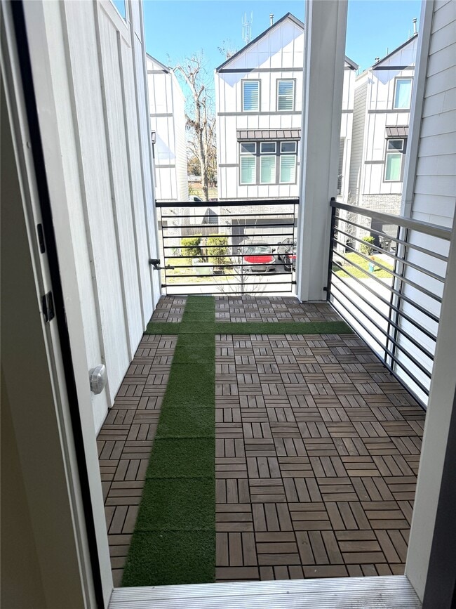 Building Photo - 5338 Donovan Gdns Ln