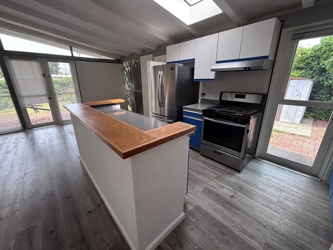 Photo - CUPERTINO-charming Eichler house for rent in the heart of Cupertino