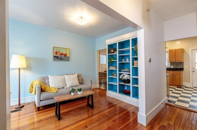 Photo - 330 Lowell St