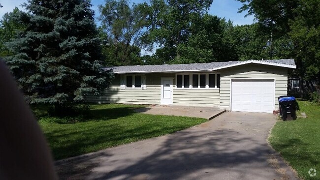 Building Photo - 2313 SW Madeline Ln Rental