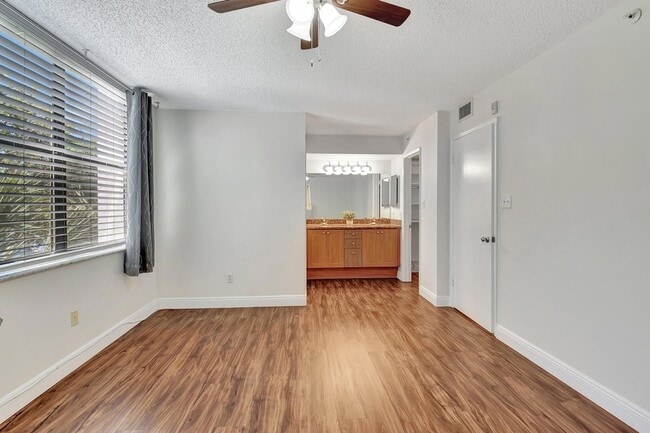Photo - 820 Lavers Cir Unit G402
