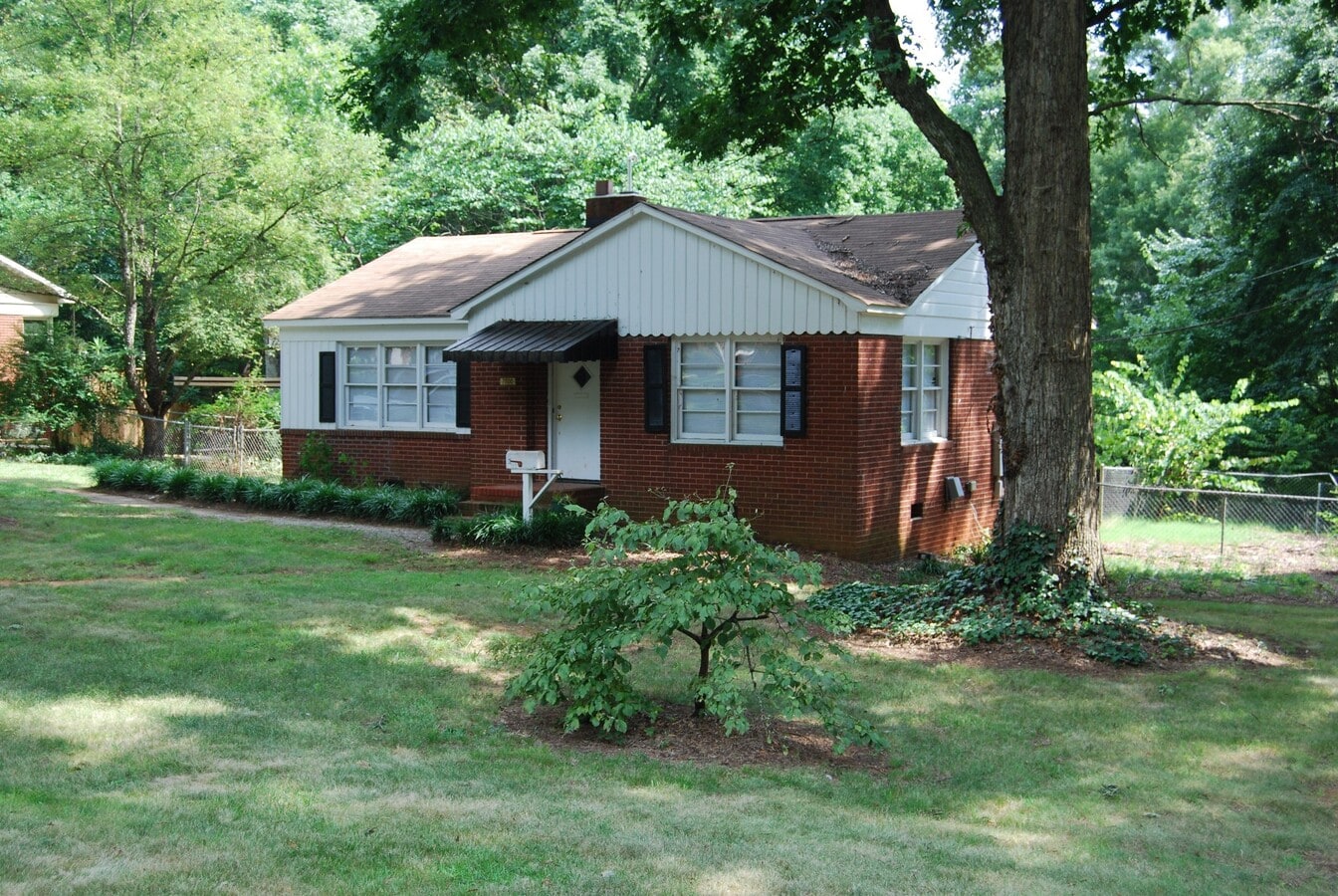 Photo - 2800 Arnold Dr