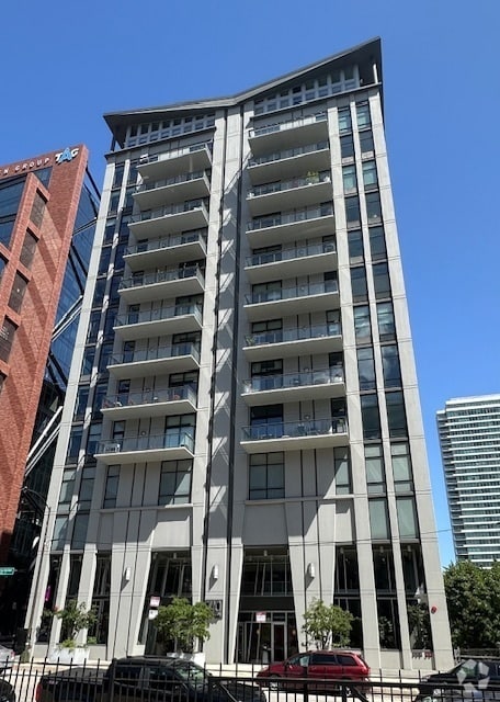 Building Photo - 740 W Fulton St Unit 801 Rental