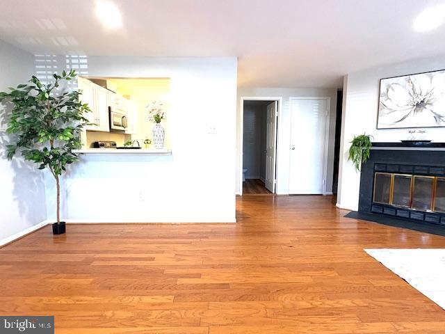 Building Photo - 526 Palmtree Dr