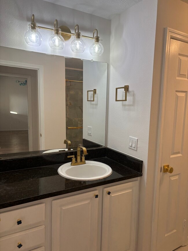 Building Photo - 501 Knights Run Ave Unit 1327