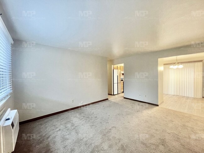 Photo - 1628 Azalea Dr