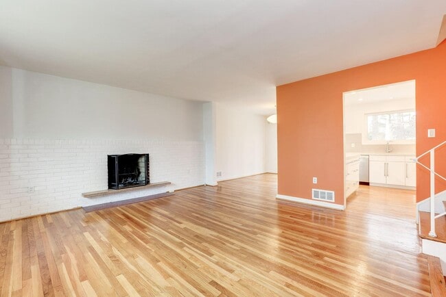 Photo - 9718 Holmhurst Rd