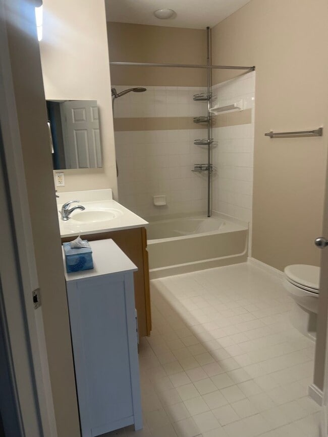 Photo - Crystal City 1 bedroom 1 bath condo