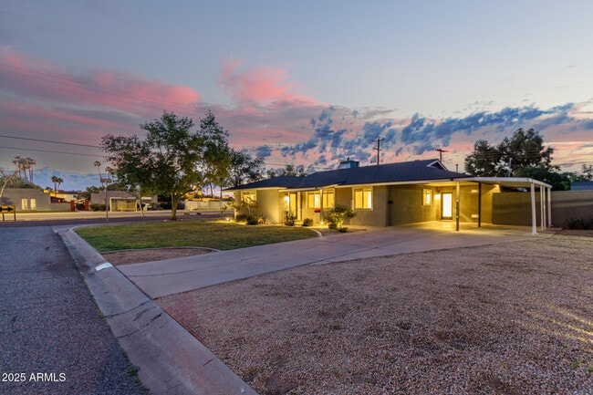 Photo - 1422 W Orange Dr