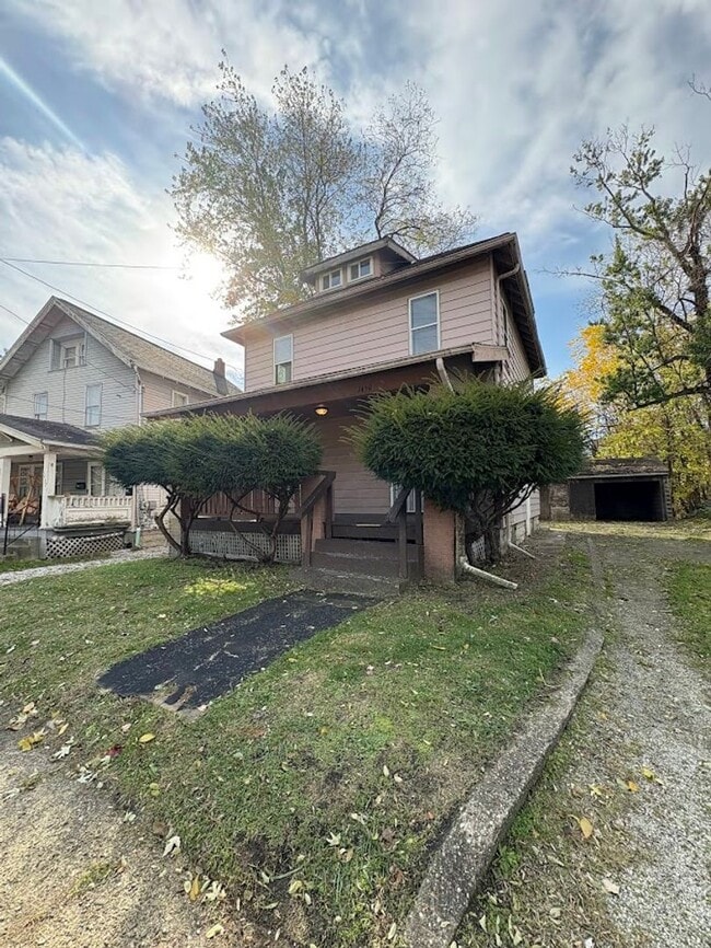 Photo - Three bedroom one bathroom home for rent