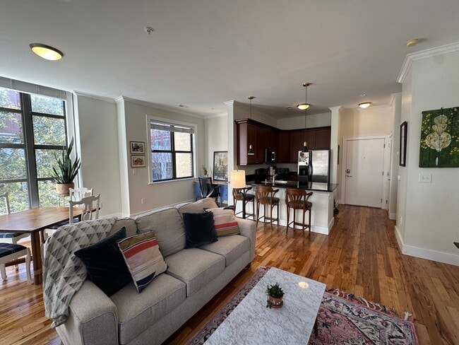 Building Photo - 224 S Laurens St Unit 310