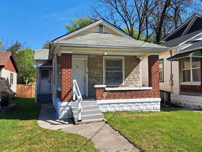 Building Photo - 2645 Grand Ave