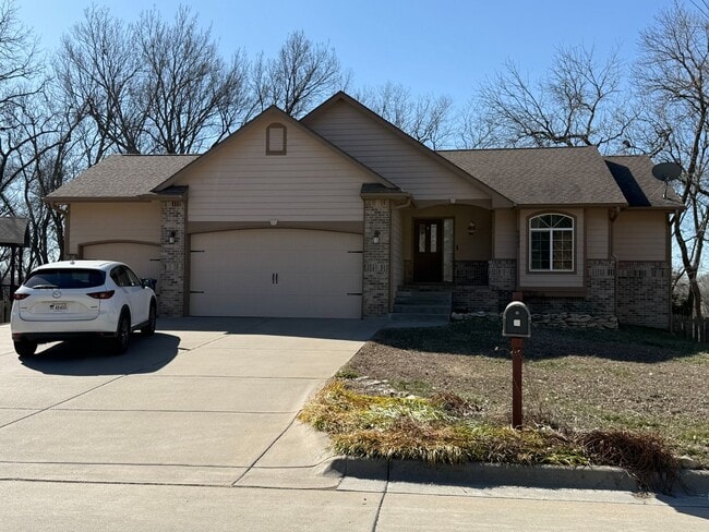 Photo - 5021 Shadow Ridge, Manhattan KS House