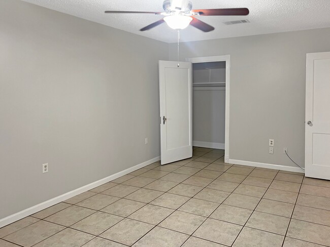 Photo - 1101 Isbell St