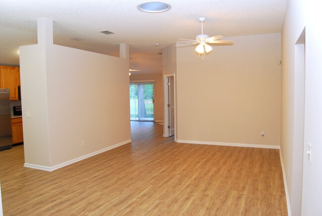 Photo - 1186 Waterfall Dr