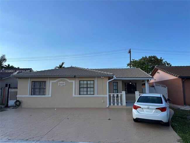 Building Photo - 10075 NW 129th Terrace