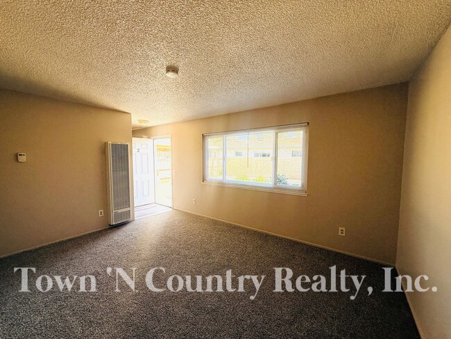 Photo - 215 W Alvin Dr Unit 002