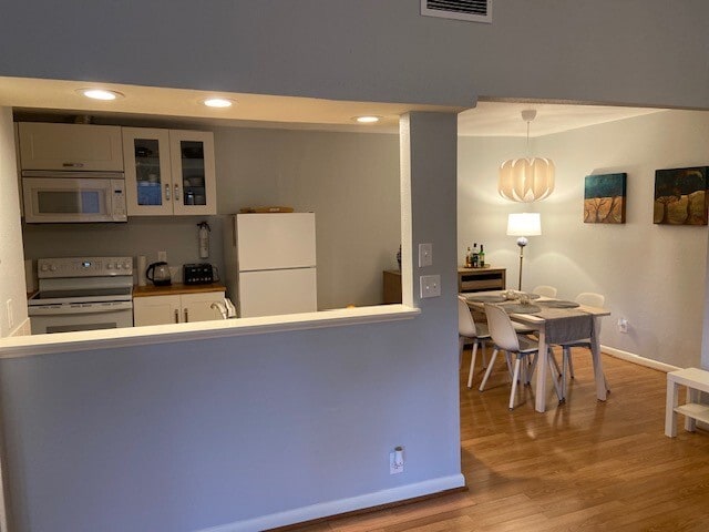 Photo - 8100 Cambridge St