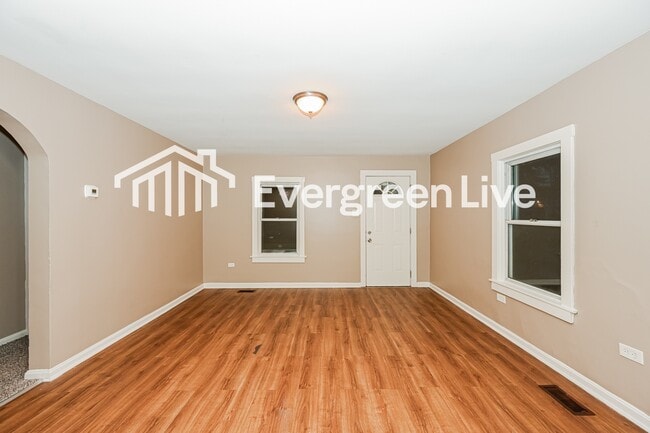 Photo - 3227 Struble Rd