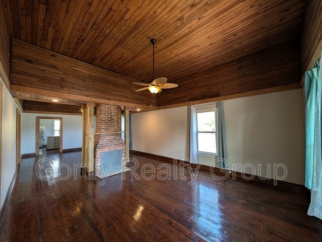 Photo - 5443 10th St