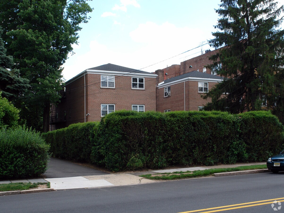 Photo - Montclair Mews